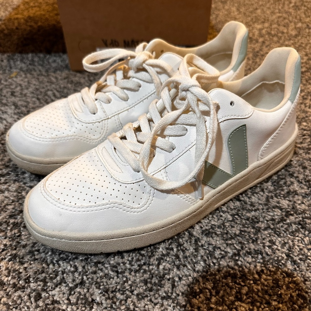 Veja V-10 white matcha sneakers size 41